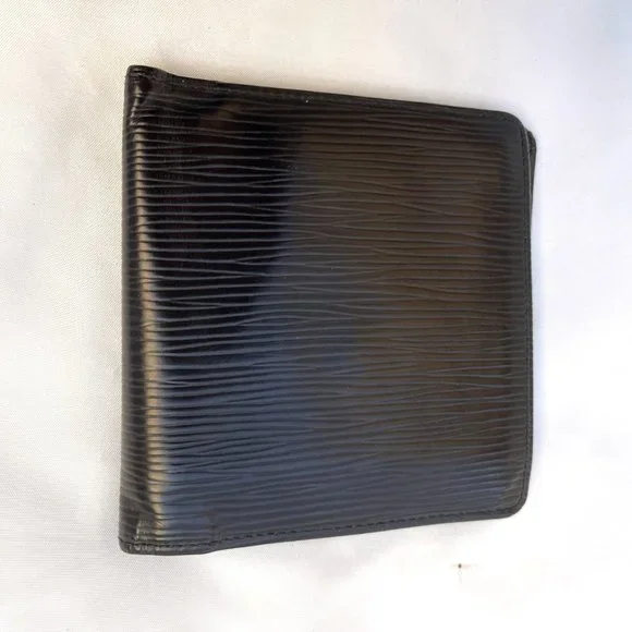 Auc Louis Vuitton Bifold Epi Black Vintage wallet